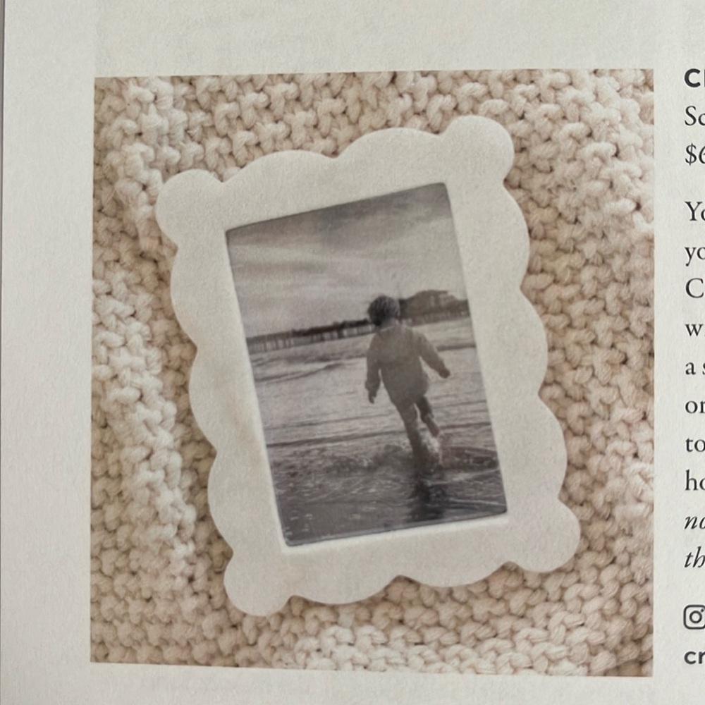 Summer 2024 Jilly Box Creative Co-op Scalloped Marble Frame